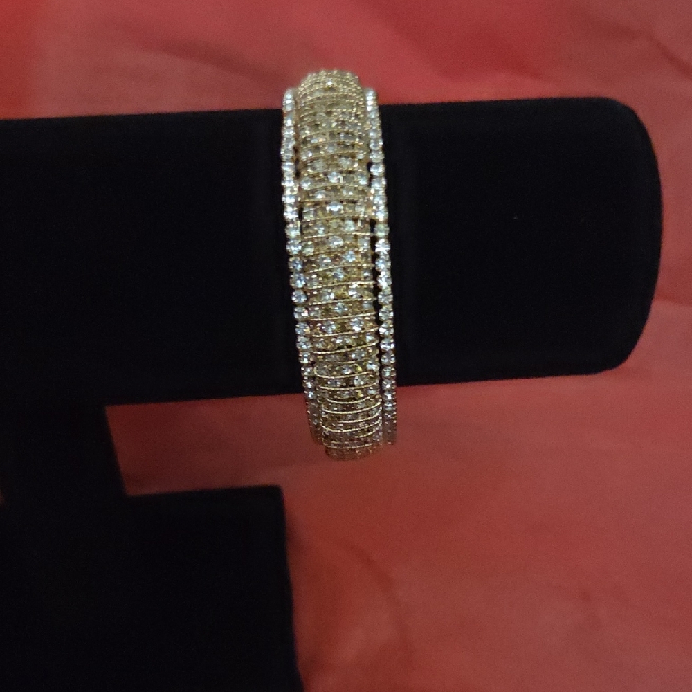 Elegant Gold and Silver Bracelet